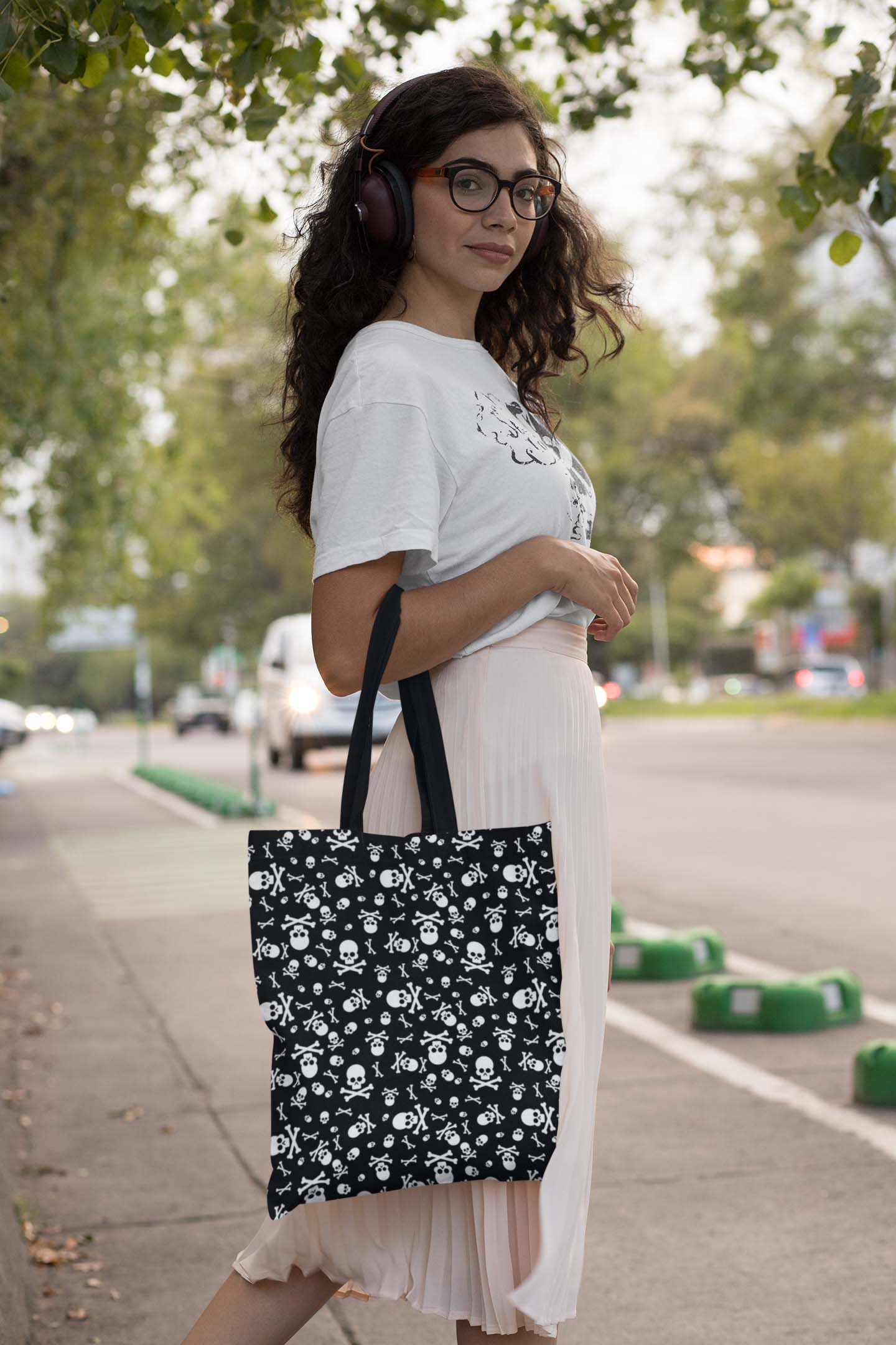 Skull and Crossbones Tote Bag, Goth Tote Bag, Polyester Canvas Tote Bag, Shopping Bag, Reusable Tote