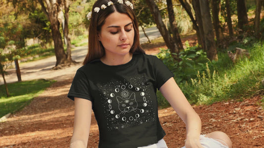 Witchy Cat Cropped Tee with Moon Phases T-Shirt